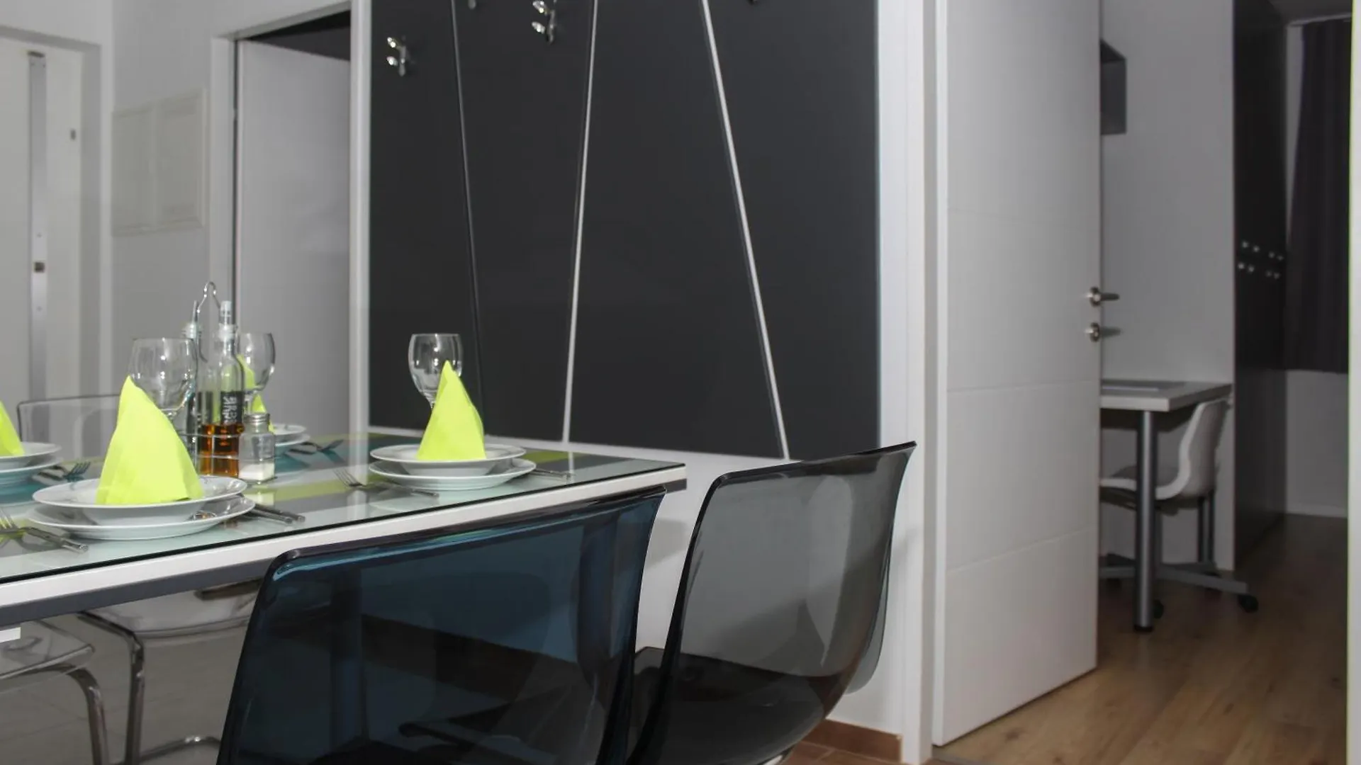 Christiano Apartments 1060 City فيينا 0*,  النمسا