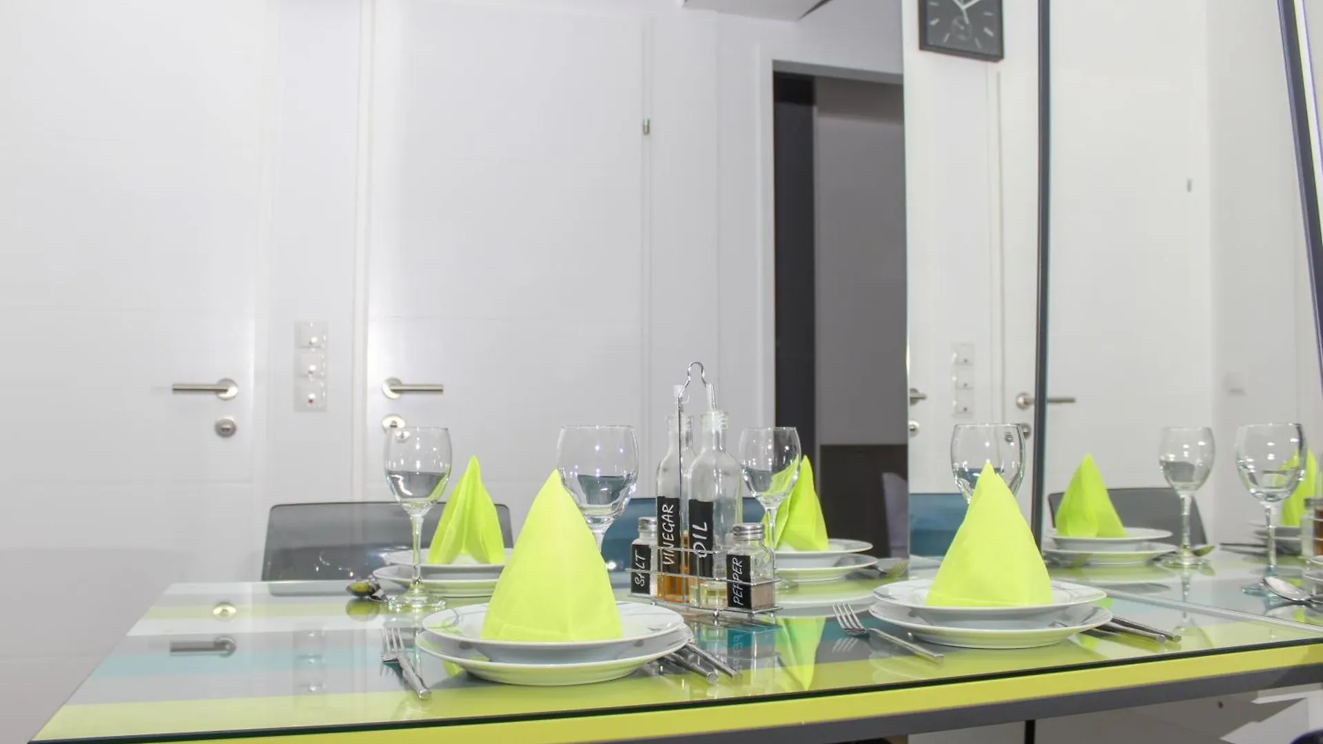 Christiano Apartments 1060 City فيينا